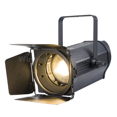 ราคาดี 300W LED Fresnel Spotlight 3200K-5600K CCT อายุการใช้งาน 50000H ออนไลน์